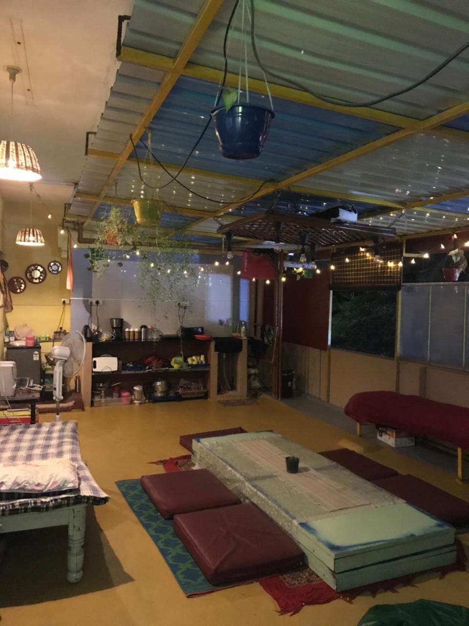 The Little Blue Window Hostel Bangalore Exterior photo